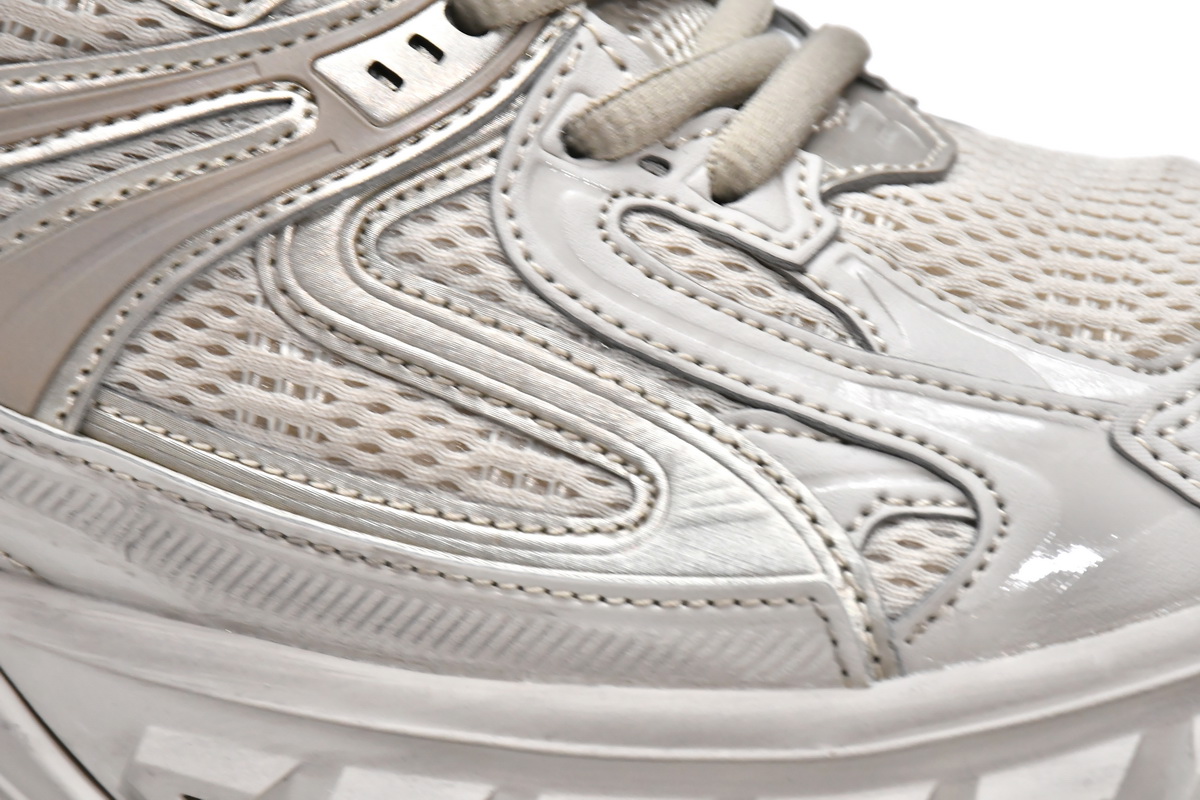 Balenciaga Defender Beige 685611 W2RA6 9700