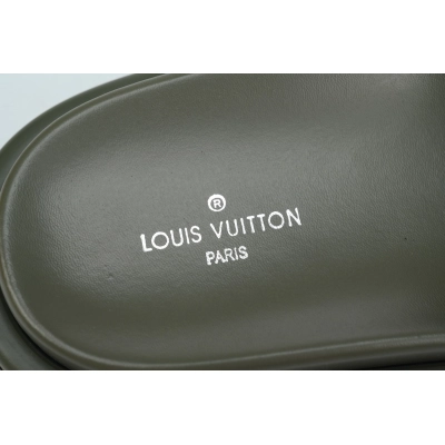 LOUIS VUITTON Pool Pillow Comfort green 02