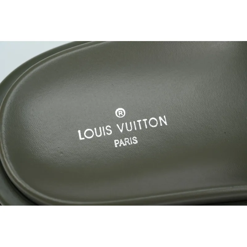 LOUIS VUITTON Pool Pillow Comfort green