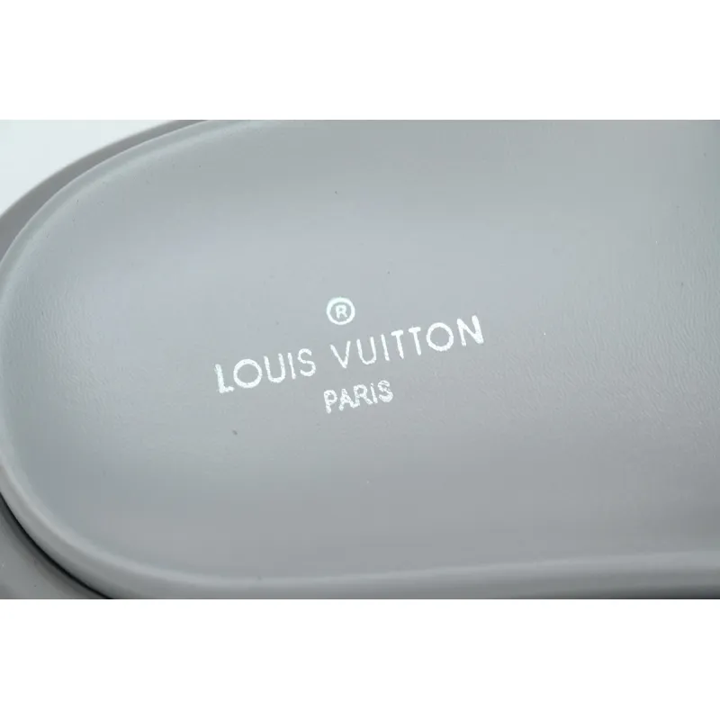 LOUIS VUITTON Pool Pillow Comfort grey