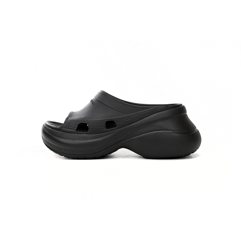 BALENCIAGA Pool Crocs Black 677389 W158E 1000