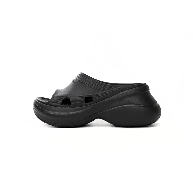BALENCIAGA Pool Crocs Black 677389 W158E 1000