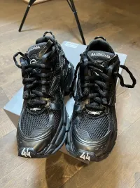 Balenciaga Runner Black review 0