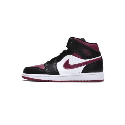 EM Sneakers Jordan 1 Mid Bred Toe 01
