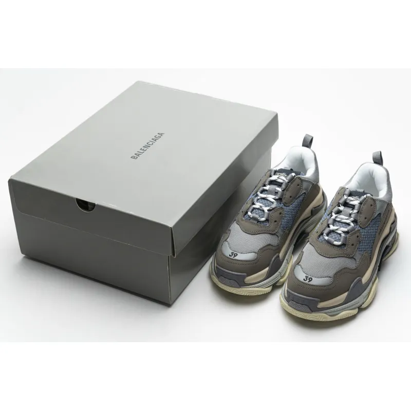 EM Sneakers Balenciaga Triple S Grey