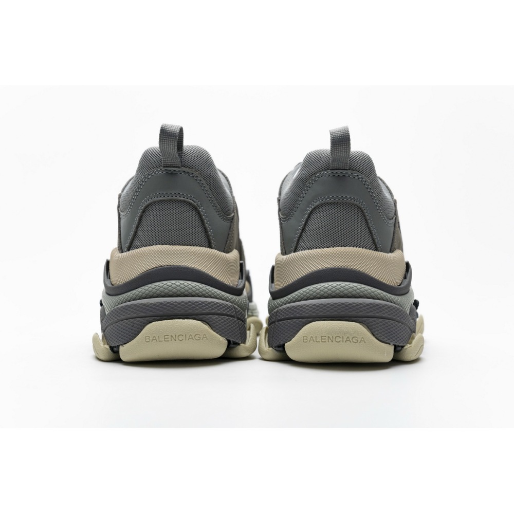 EM Sneakers Balenciaga Triple S Grey