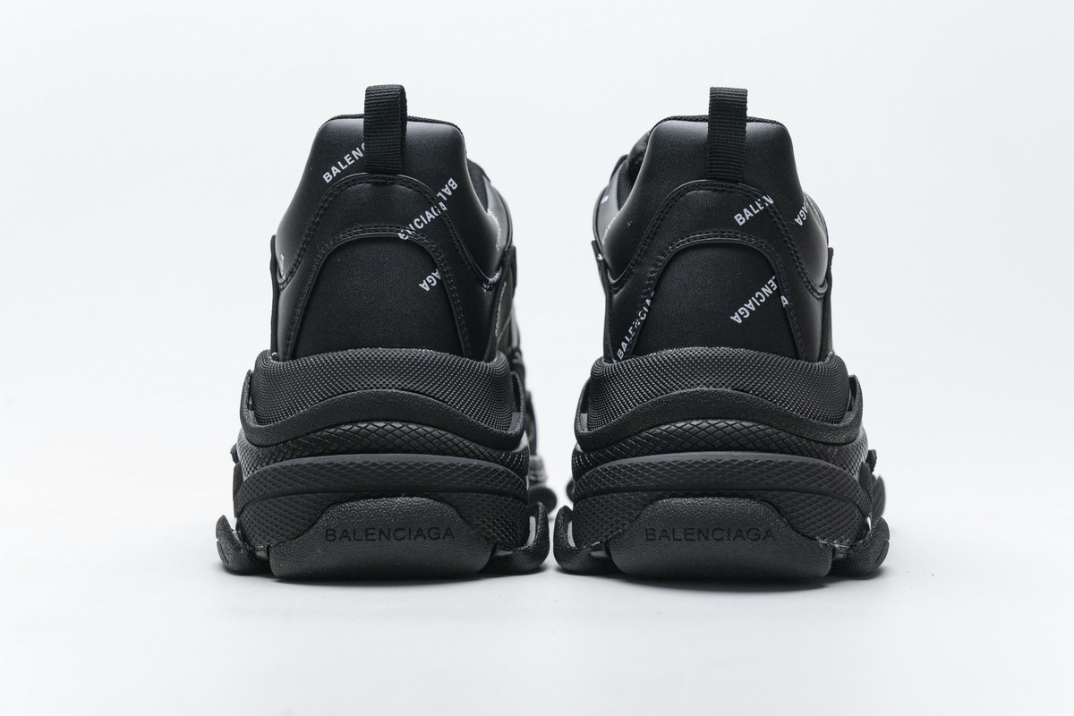 EM Sneakers Balenciaga Triple S Black