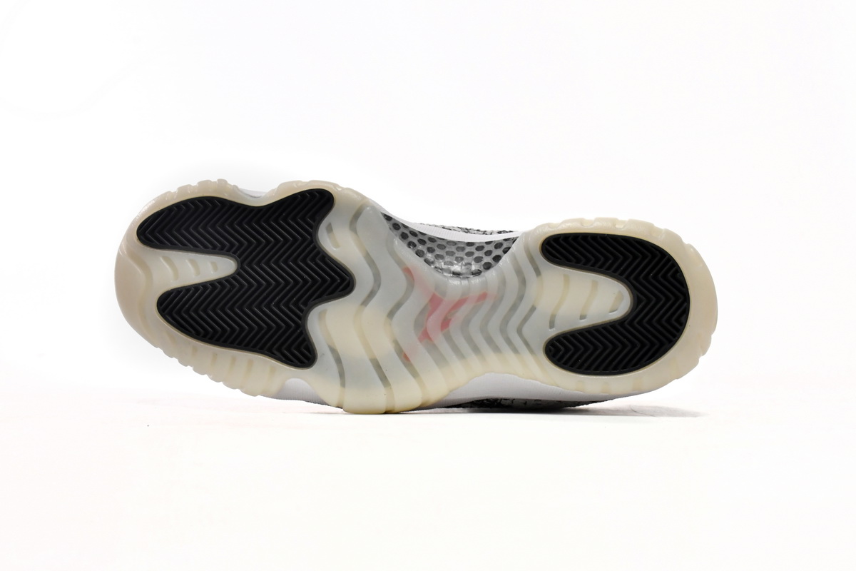 EM Sneakers Jordan 11 Retro Low Snake Light Bone