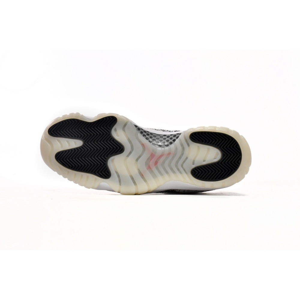 EM Sneakers Jordan 11 Retro Low Snake Light Bone