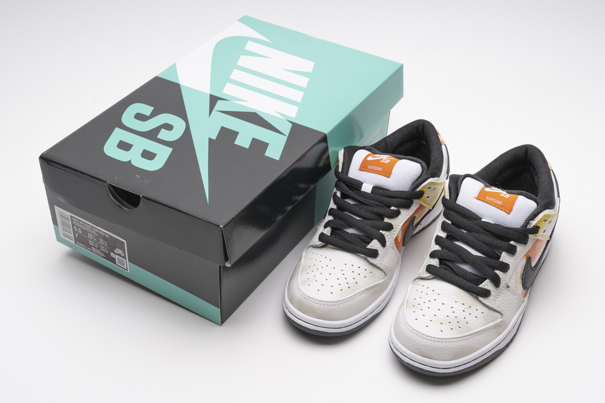 EM Sneakers Nike SB Dunk Low Raygun Tie-Dye White