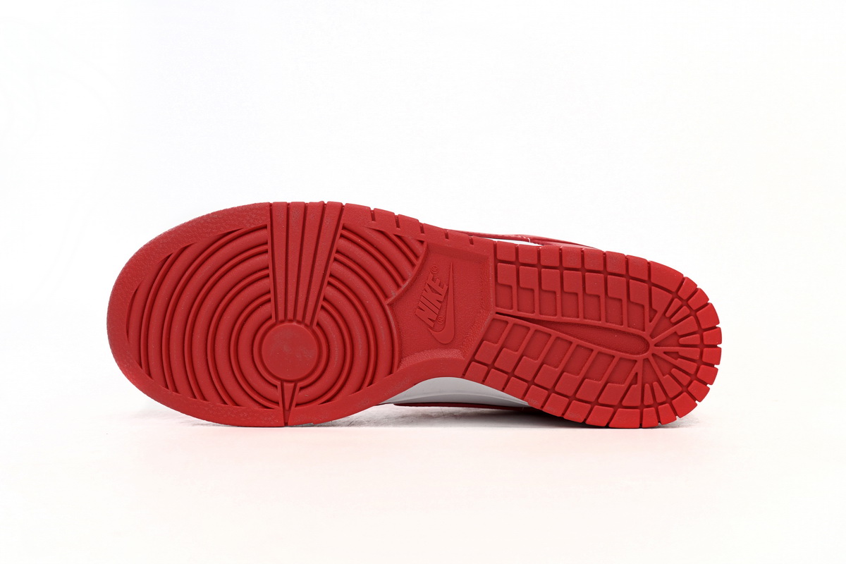 EM Sneakers Nike SB Dunk Low SP St. John's (2020/2023)