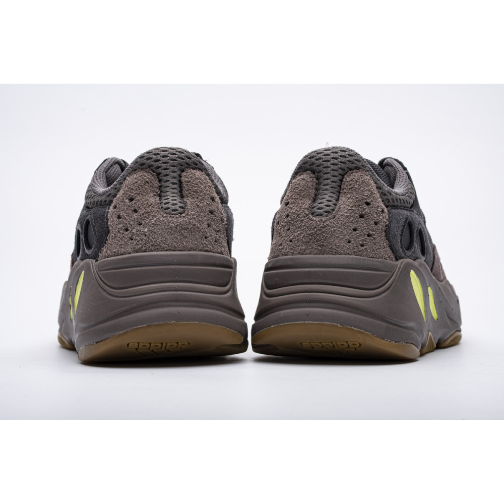 EM Sneakers adidas Yeezy Boost 700 Mauve