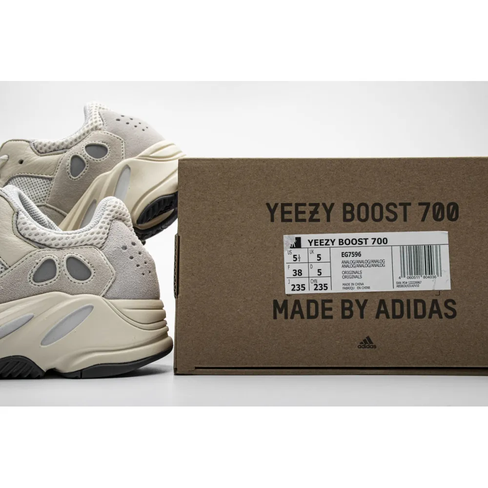 EM Sneakers adidas Yeezy Boost 700 Analog (2019/2023)