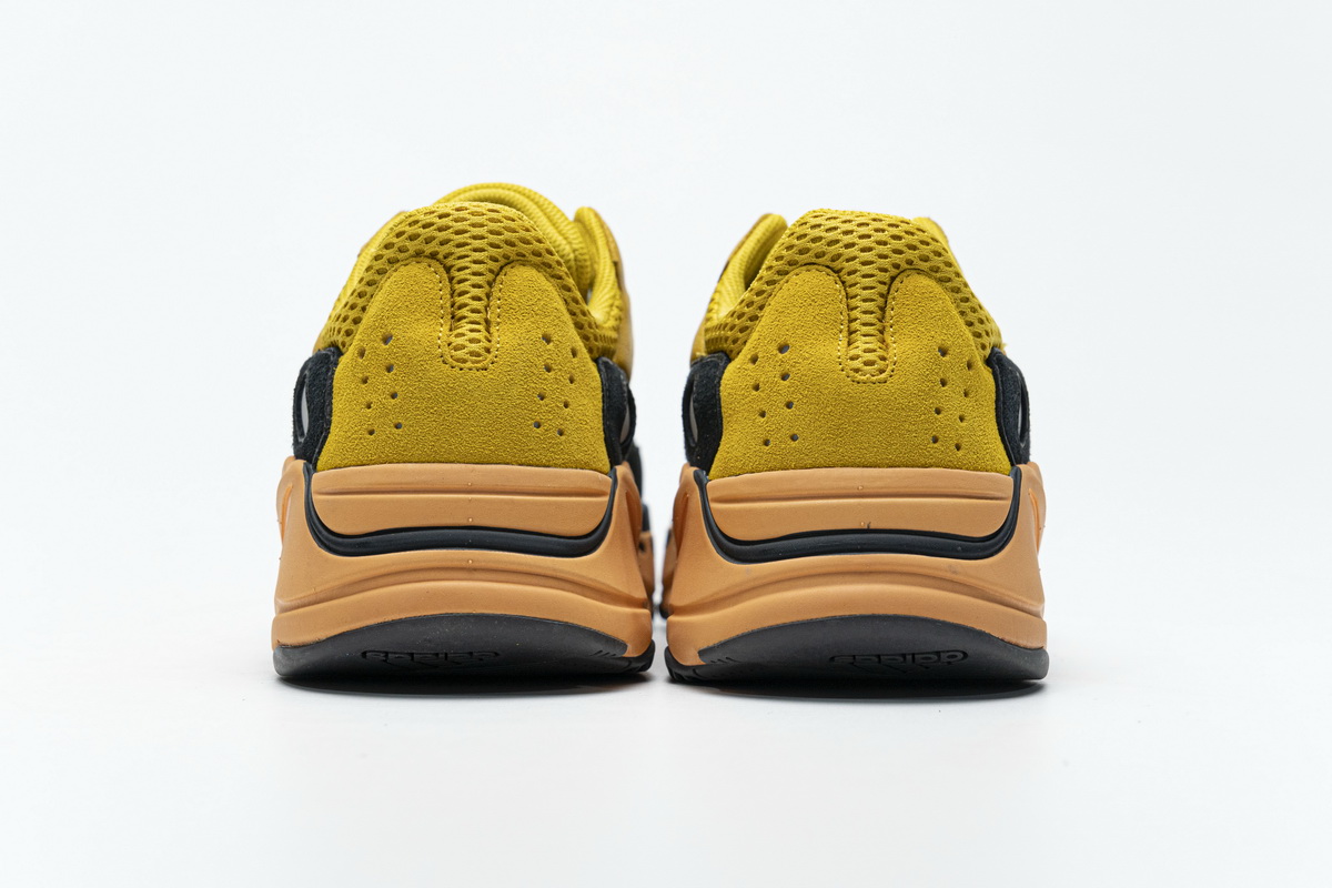 EM Sneakers adidas Yeezy Boost 700 Sun