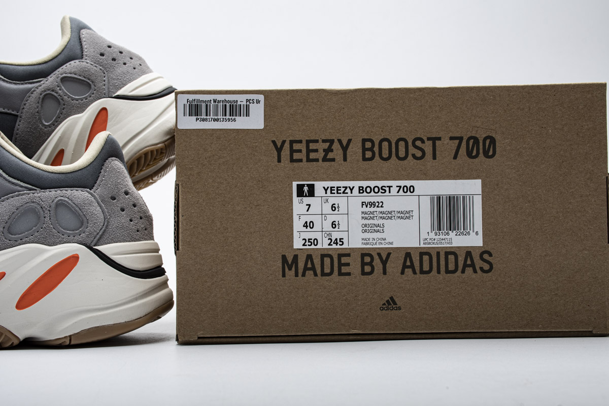 EM Sneakers adidas Yeezy Boost 700 Magnet