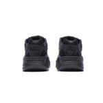 EM Sneakers adidas Yeezy Boost 700 V2 Vanta