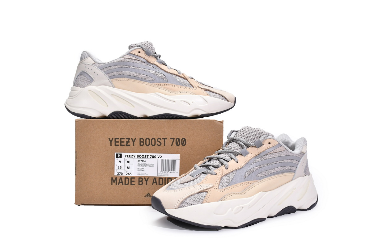 EM Sneakers adidas Yeezy Boost 700 V2 Cream