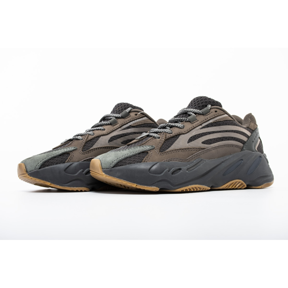 EM Sneakers adidas Yeezy Boost 700 V2 Geode