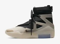 EM Sneakers Nike Air Fear of God 1 String The Question