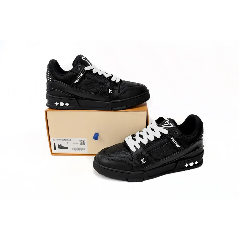 EM Sneakers Louis Vuitton Trainer All Black Embossing