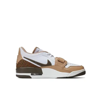 EM Sneakers Jordan Legacy 312 02