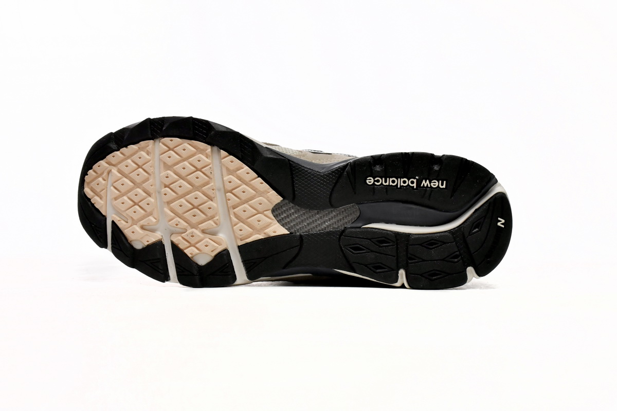 EM Sneakers New Balance 990v3 Beige