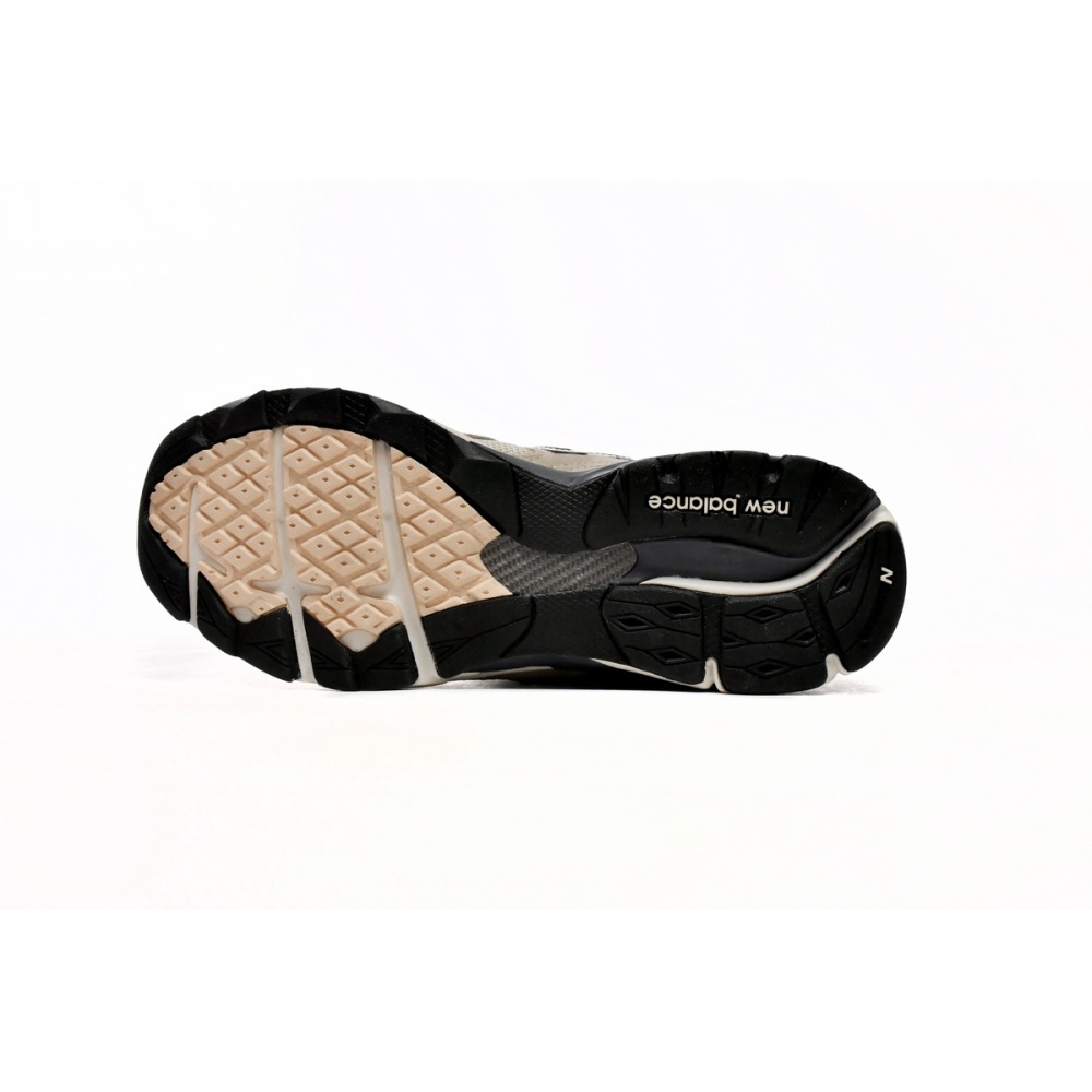 EM Sneakers New Balance 990v3 Beige