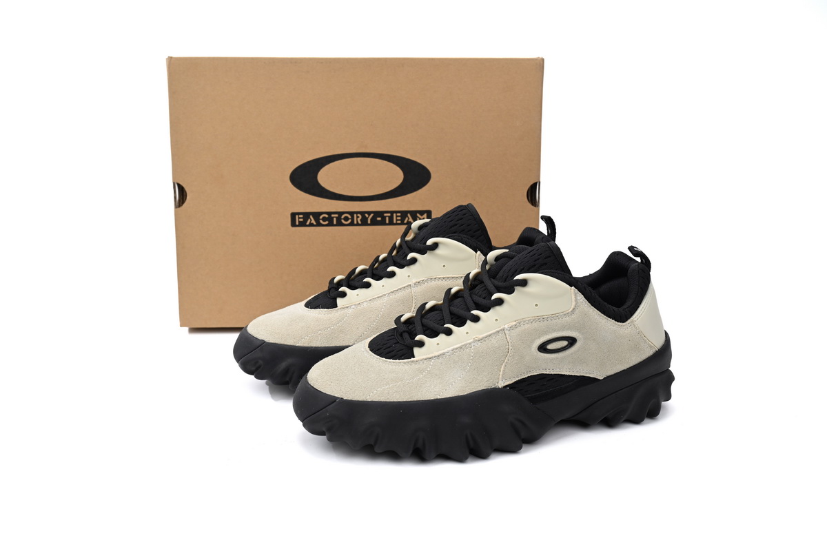 EM Sneakers Oakley Factory Team Chop Saw Brain Dead Ivory Black