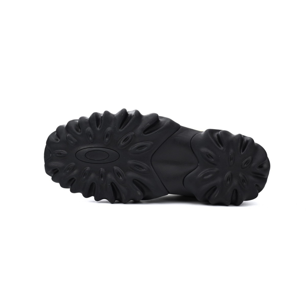 EM Sneakers Oakley Factory Team Chop Saw Brain Dead Ivory Black