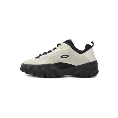 EM Sneakers Oakley Factory Team Chop Saw Brain Dead Ivory Black 01
