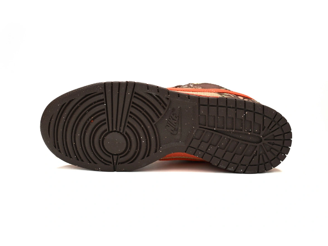 EM Sneakers Nike SB Dunk Low Reese Forbes Hunter