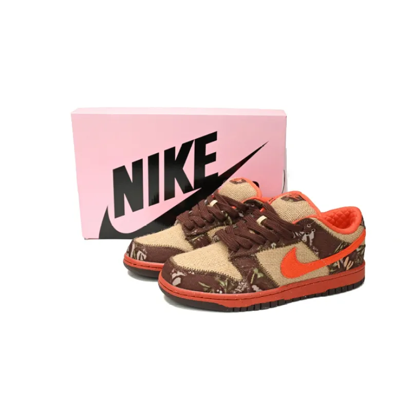 EM Sneakers Nike SB Dunk Low Reese Forbes Hunter