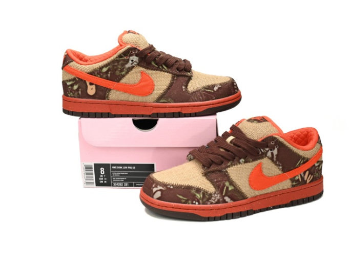 EM Sneakers Nike SB Dunk Low Reese Forbes Hunter