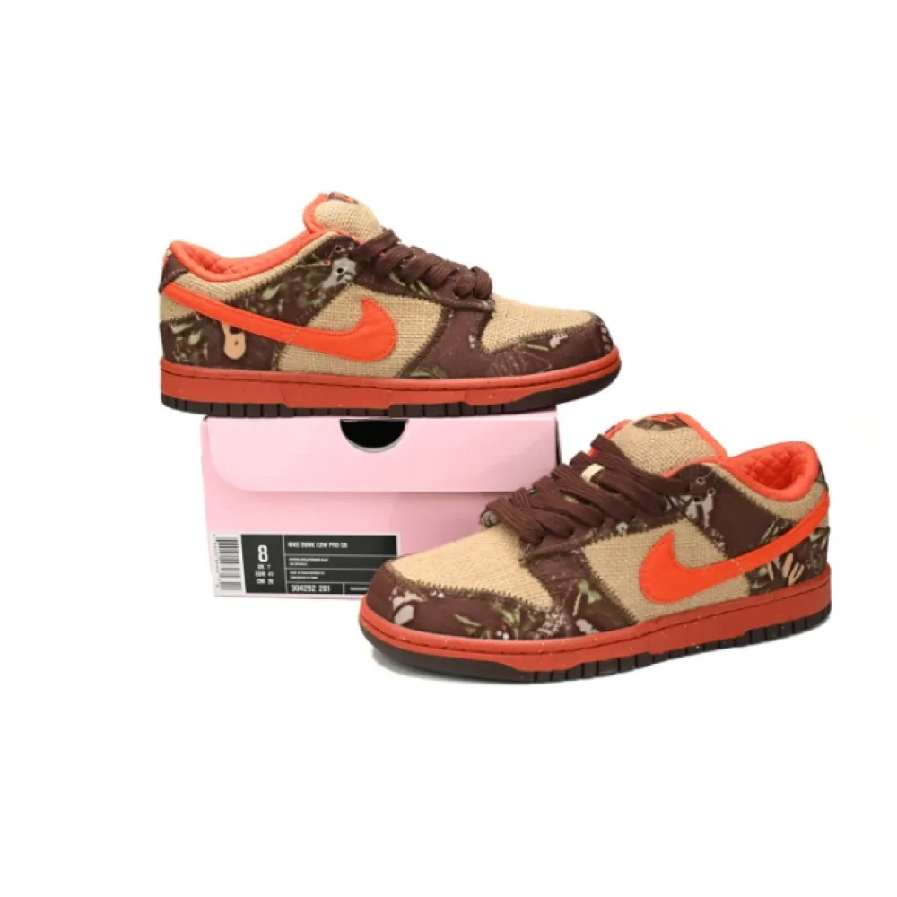 EM Sneakers Nike SB Dunk Low Reese Forbes Hunter