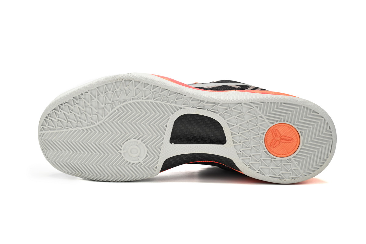 EM Sneakers Nike Kobe 8 System Black History Month