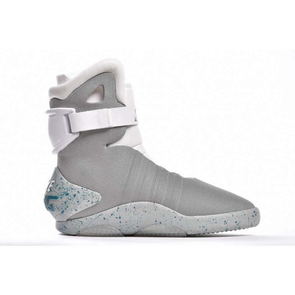  EMSneakers Nike MAG Back to the Future (2011)