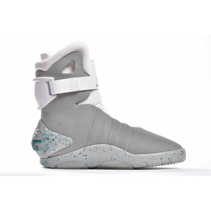  EMSneakers Nike MAG Back to the Future (2011)