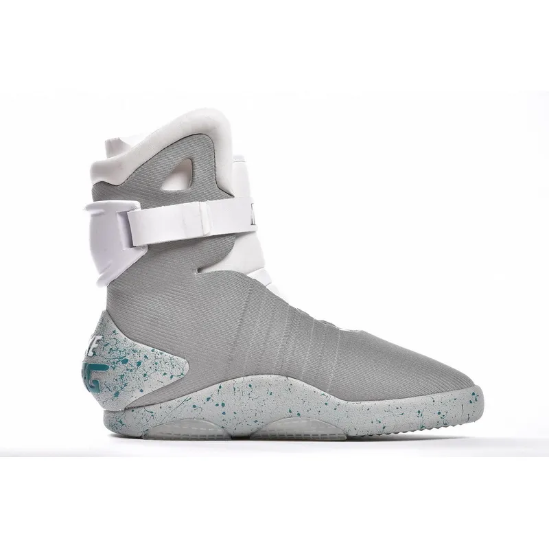  EMSneakers Nike MAG Back to the Future (2011)