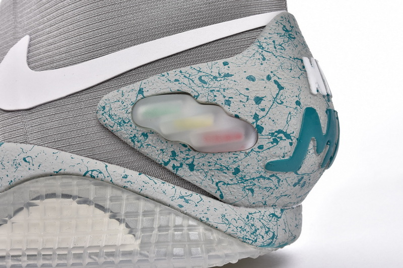  EMSneakers Nike MAG Back to the Future (2011)