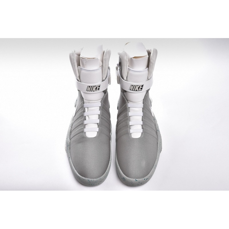  EMSneakers Nike MAG Back to the Future (2011)