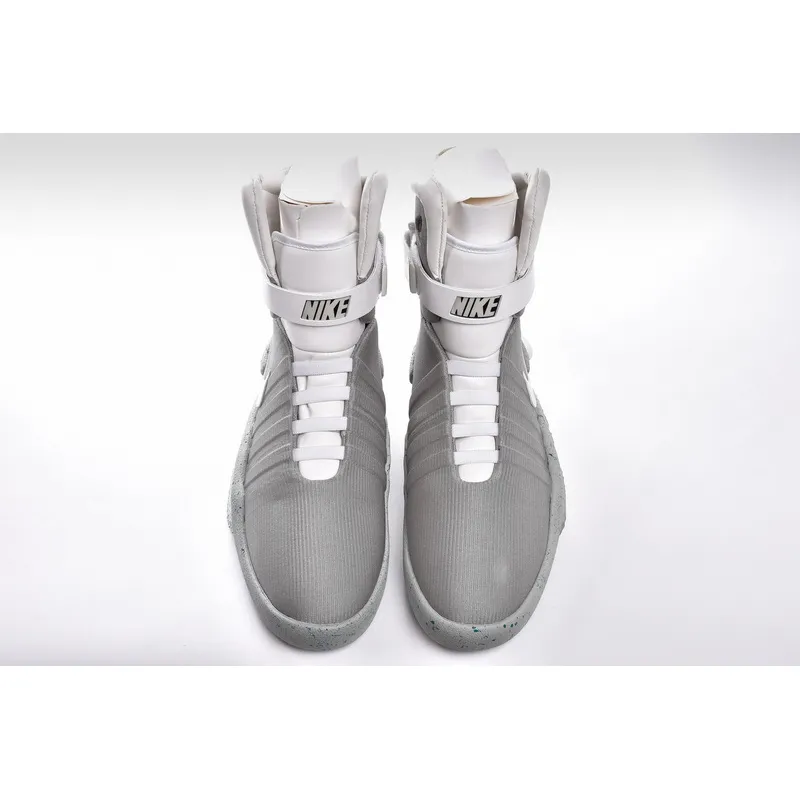  EMSneakers Nike MAG Back to the Future (2011)