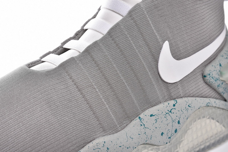  EMSneakers Nike MAG Back to the Future (2011)