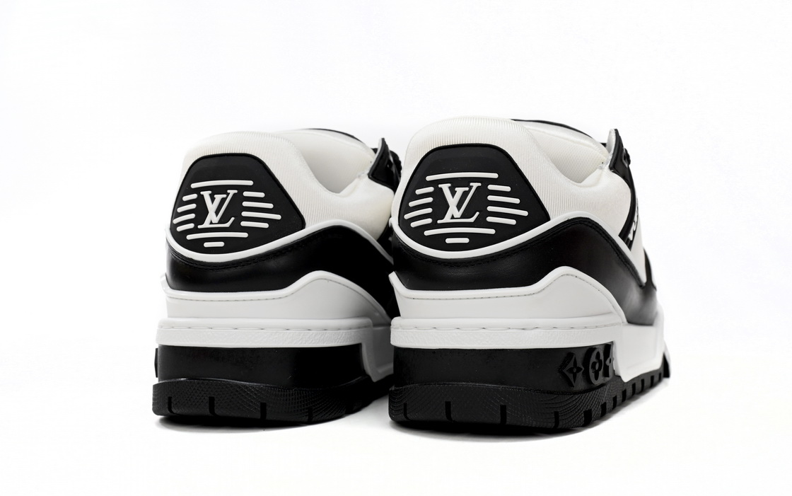 EM Sneakers Louis Vuitton Trainer Maxi Black White