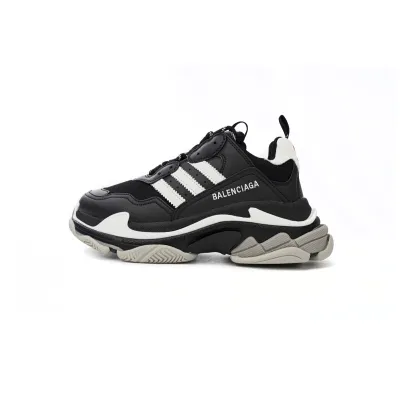 EM Sneakers adidas x Balenciaga Triple S Black And White 01