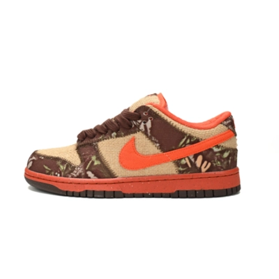 EM Sneakers Nike SB Dunk Low Reese Forbes Hunter 01