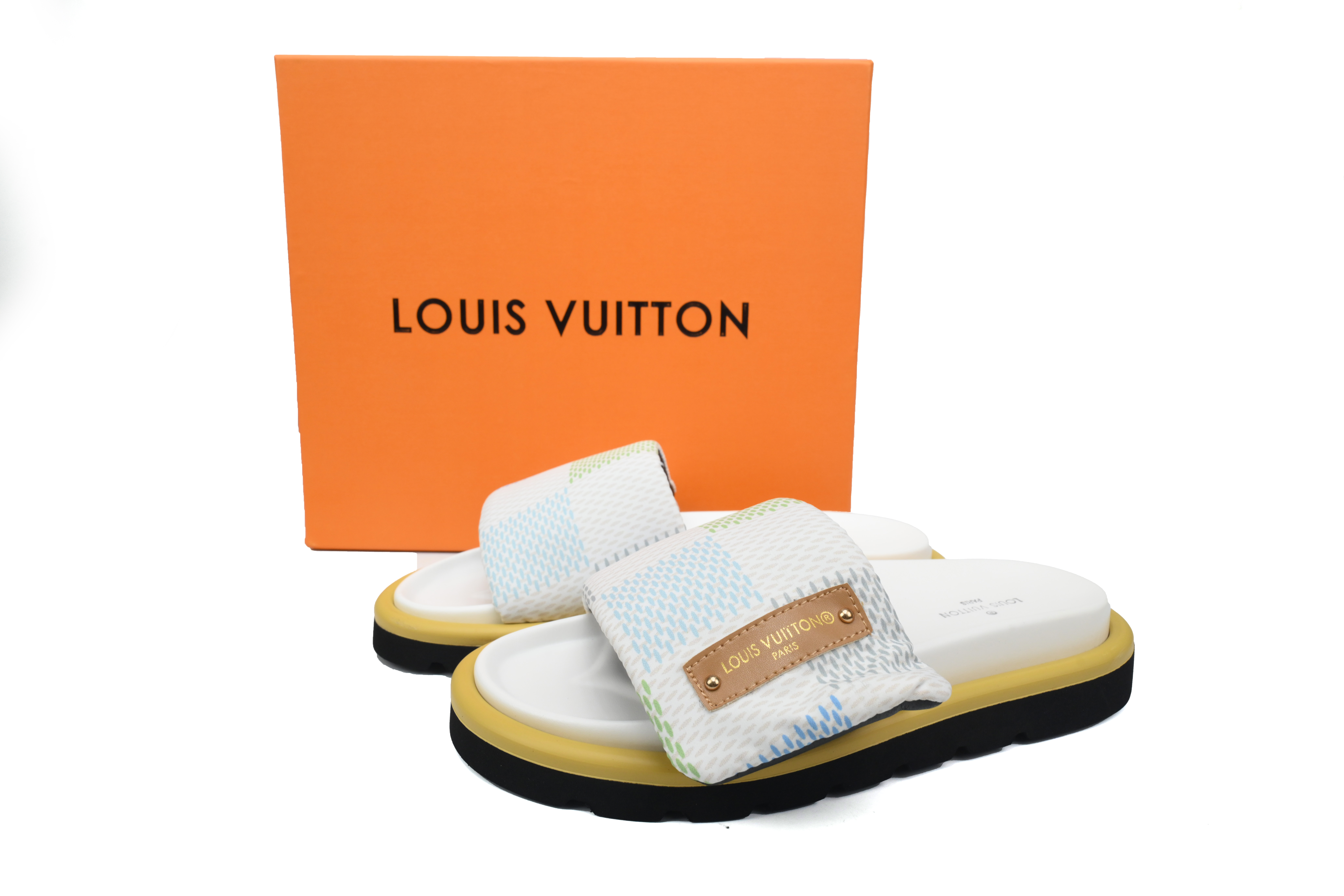 EM Sneakers  Louis Vuitton Pool Pillow Comfort Mules White Plaid