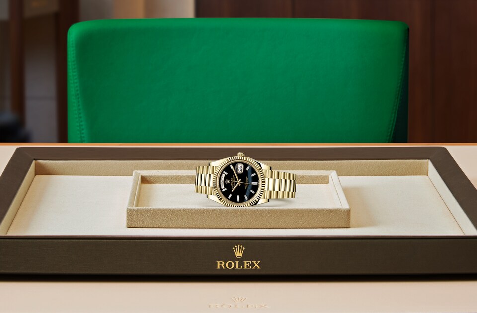 EM Sneakers Rolex Day-Date 228238 Onyx Dial