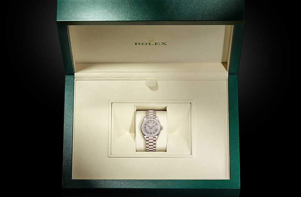EM Sneakers Rolex Lady-Datejust 279135RBR Diamond Dial