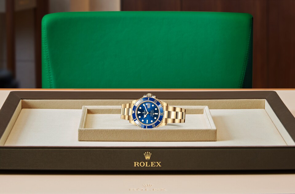 EM Sneakers Rolex Submariner 126618LB Blue Dial