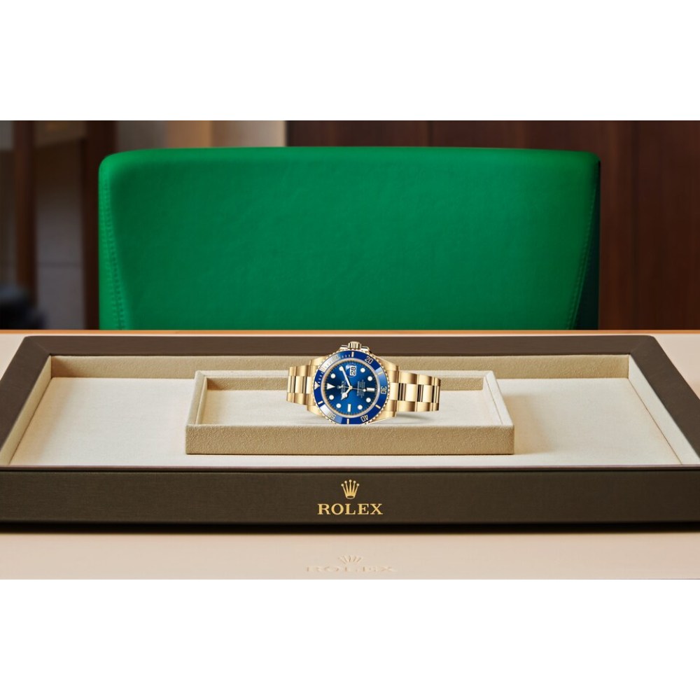 EM Sneakers Rolex Submariner 126618LB Blue Dial